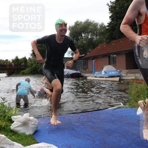 31.08.2025 - Elbe Triathlon Hamburg Luisa Fischer http://msf.ph/oto/8679901 31.08.2025 14:04:43 Schwimmen 125, 129, 130, 146, 150, 155, 161 meine-sportfotos.de