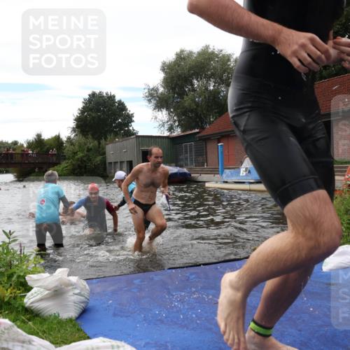 31.08.2025 - Elbe Triathlon Hamburg Luisa Fischer http://msf.ph/oto/8679905 31.08.2025 14:04:44 Schwimmen 125, 129, 130, 146, 150, 155, 161 meine-sportfotos.de