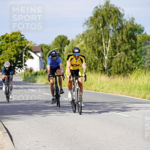 31.08.2025 - Elbe Triathlon Hamburg Michael Burmester http://msf.ph/oto/8679906 31.08.2025 10:40:42 Radfahren 818, 1021, 1039, 1043, 1298 meine-sportfotos.de
