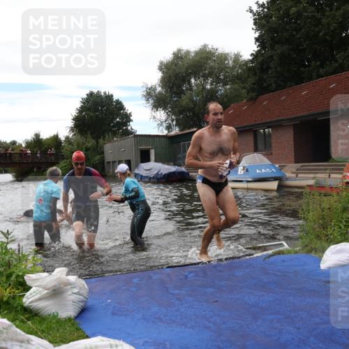 31.08.2025 - Elbe Triathlon Hamburg Luisa Fischer http://msf.ph/oto/8679911 31.08.2025 14:04:45 Schwimmen 125, 129, 130, 146, 150, 155, 161 meine-sportfotos.de