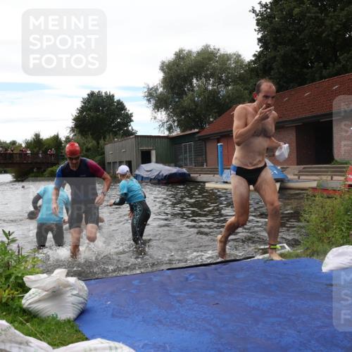 31.08.2025 - Elbe Triathlon Hamburg Luisa Fischer http://msf.ph/oto/8679913 31.08.2025 14:04:45 Schwimmen 125, 129, 130, 146, 150, 155, 161 meine-sportfotos.de