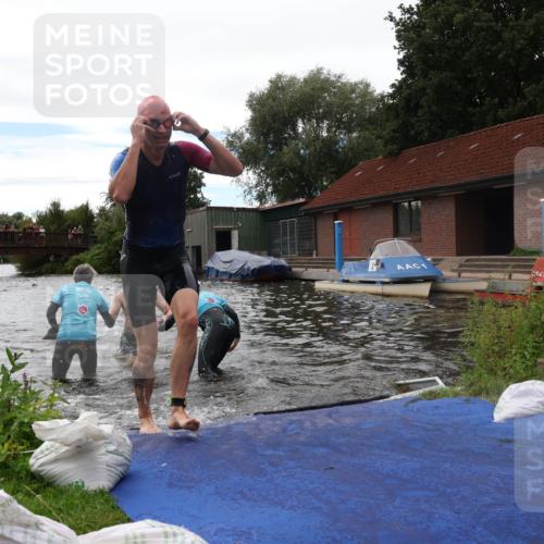 31.08.2025 - Elbe Triathlon Hamburg Luisa Fischer http://msf.ph/oto/8679919 31.08.2025 14:04:46 Schwimmen 125, 129, 130, 146, 150, 155 meine-sportfotos.de