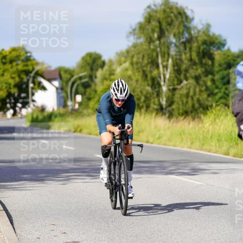 31.08.2025 - Elbe Triathlon Hamburg Michael Burmester http://msf.ph/oto/8679921 31.08.2025 10:40:44 Radfahren 818, 1039, 1043, 1060 meine-sportfotos.de