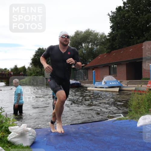 31.08.2025 - Elbe Triathlon Hamburg Luisa Fischer http://msf.ph/oto/8679930 31.08.2025 14:04:51 Schwimmen 130, 146 meine-sportfotos.de