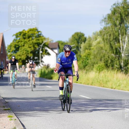 31.08.2025 - Elbe Triathlon Hamburg Michael Burmester http://msf.ph/oto/8679932 31.08.2025 10:40:49 Radfahren 975, 1060, 1129 meine-sportfotos.de