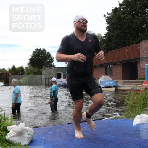 31.08.2025 - Elbe Triathlon Hamburg Luisa Fischer http://msf.ph/oto/8679933 31.08.2025 14:04:52 Schwimmen 130, 146 meine-sportfotos.de