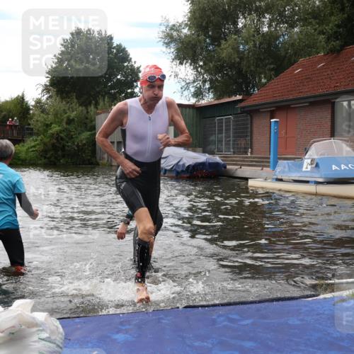 31.08.2025 - Elbe Triathlon Hamburg Luisa Fischer http://msf.ph/oto/8679939 31.08.2025 14:05:10 Schwimmen 140 meine-sportfotos.de