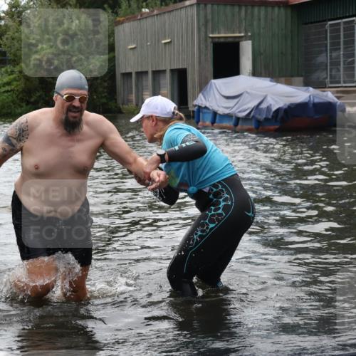 31.08.2025 - Elbe Triathlon Hamburg Luisa Fischer http://msf.ph/oto/8679948 31.08.2025 14:05:20 Schwimmen 142, 149 meine-sportfotos.de