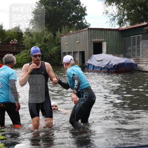 31.08.2025 - Elbe Triathlon Hamburg Luisa Fischer http://msf.ph/oto/8679965 31.08.2025 14:05:26 Schwimmen 126, 142, 149, 158 meine-sportfotos.de
