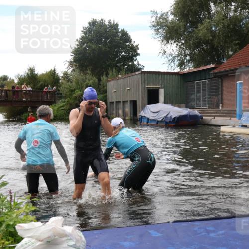 31.08.2025 - Elbe Triathlon Hamburg Luisa Fischer http://msf.ph/oto/8679967 31.08.2025 14:05:27 Schwimmen 126, 142, 149, 158 meine-sportfotos.de
