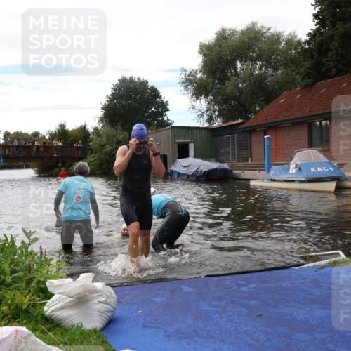 31.08.2025 - Elbe Triathlon Hamburg Luisa Fischer http://msf.ph/oto/8679971 31.08.2025 14:05:27 Schwimmen 126, 142, 149, 158 meine-sportfotos.de