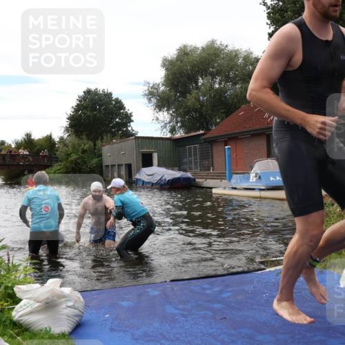 31.08.2025 - Elbe Triathlon Hamburg Luisa Fischer http://msf.ph/oto/8679984 31.08.2025 14:05:30 Schwimmen 126, 149, 158 meine-sportfotos.de