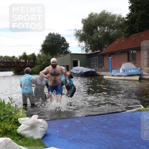 31.08.2025 - Elbe Triathlon Hamburg Luisa Fischer http://msf.ph/oto/8679989 31.08.2025 14:05:31 Schwimmen 126, 149, 158 meine-sportfotos.de