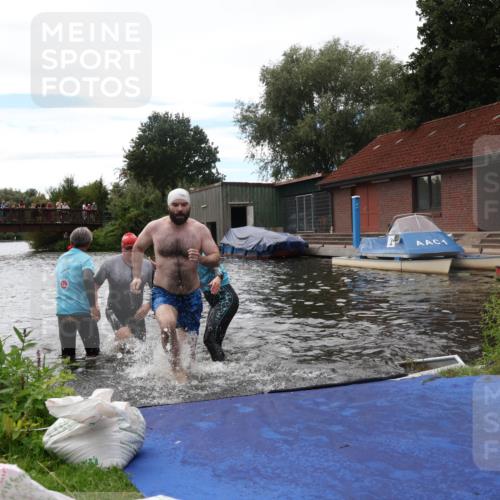 31.08.2025 - Elbe Triathlon Hamburg Luisa Fischer http://msf.ph/oto/8679990 31.08.2025 14:05:31 Schwimmen 126, 149, 158 meine-sportfotos.de