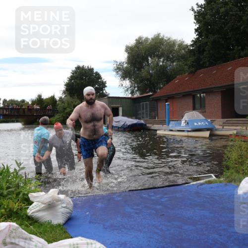 31.08.2025 - Elbe Triathlon Hamburg Luisa Fischer http://msf.ph/oto/8679994 31.08.2025 14:05:31 Schwimmen 126, 149, 158 meine-sportfotos.de