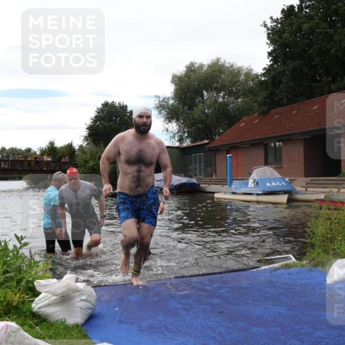 31.08.2025 - Elbe Triathlon Hamburg Luisa Fischer http://msf.ph/oto/8679995 31.08.2025 14:05:32 Schwimmen 126, 149, 158 meine-sportfotos.de