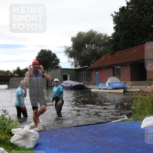 31.08.2025 - Elbe Triathlon Hamburg Luisa Fischer http://msf.ph/oto/8680002 31.08.2025 14:05:33 Schwimmen 126, 149, 158 meine-sportfotos.de