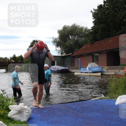 31.08.2025 - Elbe Triathlon Hamburg Luisa Fischer http://msf.ph/oto/8680005 31.08.2025 14:05:34 Schwimmen 126, 158 meine-sportfotos.de