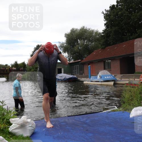 31.08.2025 - Elbe Triathlon Hamburg Luisa Fischer http://msf.ph/oto/8680007 31.08.2025 14:05:34 Schwimmen 126, 158 meine-sportfotos.de