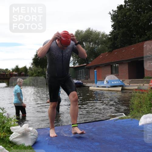 31.08.2025 - Elbe Triathlon Hamburg Luisa Fischer http://msf.ph/oto/8680009 31.08.2025 14:05:34 Schwimmen 126, 158 meine-sportfotos.de