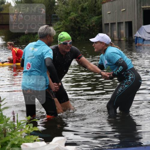 31.08.2025 - Elbe Triathlon Hamburg Luisa Fischer http://msf.ph/oto/8680019 31.08.2025 14:06:28 Schwimmen 154 meine-sportfotos.de