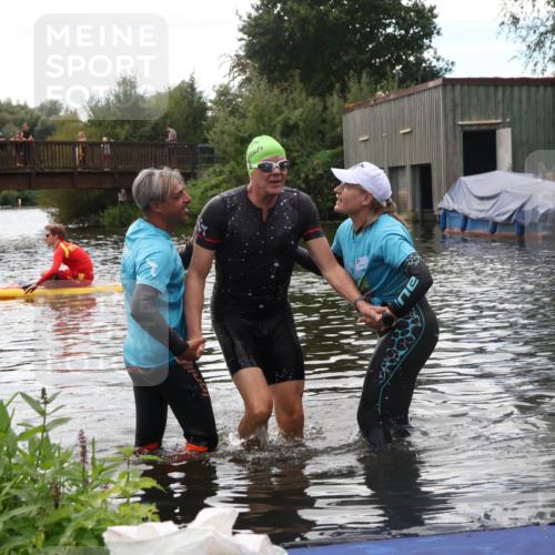 31.08.2025 - Elbe Triathlon Hamburg Luisa Fischer http://msf.ph/oto/8680022 31.08.2025 14:06:28 Schwimmen 154 meine-sportfotos.de
