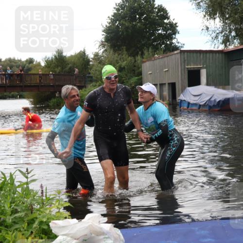 31.08.2025 - Elbe Triathlon Hamburg Luisa Fischer http://msf.ph/oto/8680025 31.08.2025 14:06:29 Schwimmen 154 meine-sportfotos.de