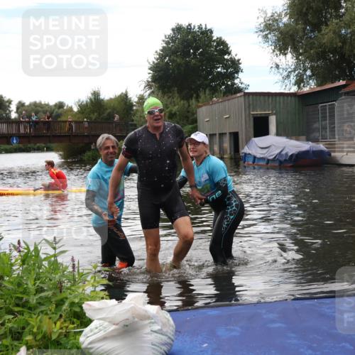 31.08.2025 - Elbe Triathlon Hamburg Luisa Fischer http://msf.ph/oto/8680026 31.08.2025 14:06:29 Schwimmen 154 meine-sportfotos.de