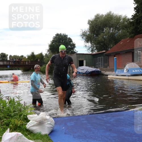 31.08.2025 - Elbe Triathlon Hamburg Luisa Fischer http://msf.ph/oto/8680031 31.08.2025 14:06:30 Schwimmen 154 meine-sportfotos.de
