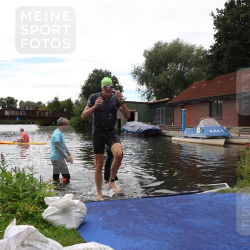 31.08.2025 - Elbe Triathlon Hamburg Luisa Fischer http://msf.ph/oto/8680034 31.08.2025 14:06:30 Schwimmen 154 meine-sportfotos.de