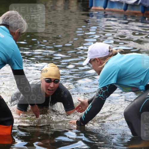 31.08.2025 - Elbe Triathlon Hamburg Luisa Fischer http://msf.ph/oto/8680045 31.08.2025 14:27:16 Schwimmen  meine-sportfotos.de