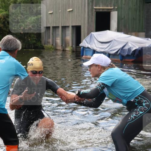 31.08.2025 - Elbe Triathlon Hamburg Luisa Fischer http://msf.ph/oto/8680048 31.08.2025 14:27:17 Schwimmen  meine-sportfotos.de