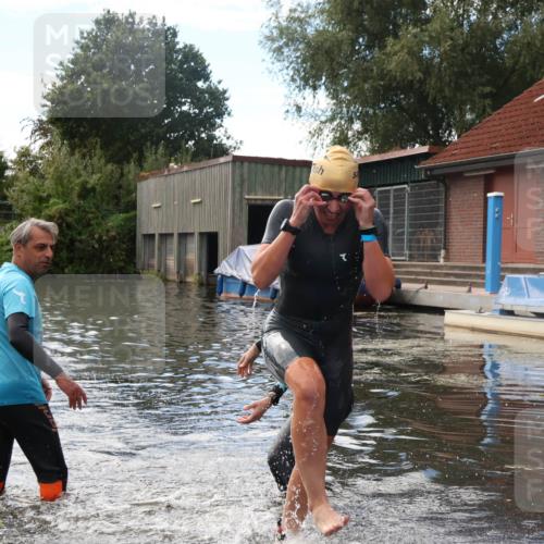 31.08.2025 - Elbe Triathlon Hamburg Luisa Fischer http://msf.ph/oto/8680056 31.08.2025 14:27:18 Schwimmen  meine-sportfotos.de