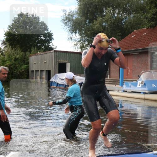 31.08.2025 - Elbe Triathlon Hamburg Luisa Fischer http://msf.ph/oto/8680058 31.08.2025 14:27:18 Schwimmen  meine-sportfotos.de