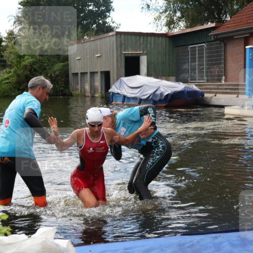 31.08.2025 - Elbe Triathlon Hamburg Luisa Fischer http://msf.ph/oto/8680068 31.08.2025 14:27:24 Schwimmen  meine-sportfotos.de