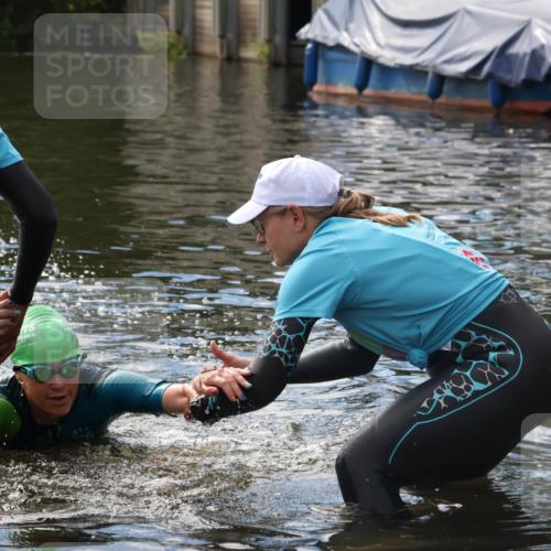 31.08.2025 - Elbe Triathlon Hamburg Luisa Fischer http://msf.ph/oto/8680081 31.08.2025 14:29:38 Schwimmen  meine-sportfotos.de