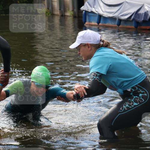 31.08.2025 - Elbe Triathlon Hamburg Luisa Fischer http://msf.ph/oto/8680084 31.08.2025 14:29:38 Schwimmen  meine-sportfotos.de