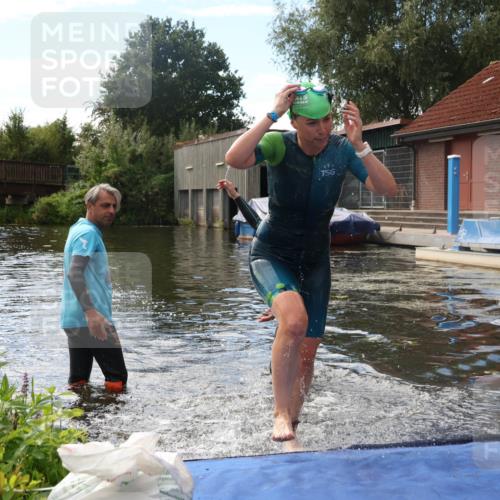 31.08.2025 - Elbe Triathlon Hamburg Luisa Fischer http://msf.ph/oto/8680094 31.08.2025 14:29:40 Schwimmen  meine-sportfotos.de