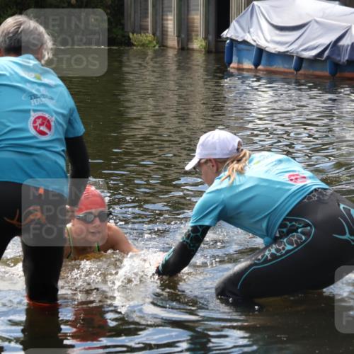 31.08.2025 - Elbe Triathlon Hamburg Luisa Fischer http://msf.ph/oto/8680098 31.08.2025 14:30:31 Schwimmen  meine-sportfotos.de