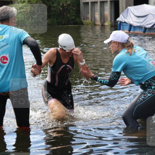 31.08.2025 - Elbe Triathlon Hamburg Luisa Fischer http://msf.ph/oto/8680119 31.08.2025 14:32:13 Schwimmen  meine-sportfotos.de