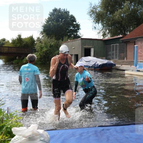 31.08.2025 - Elbe Triathlon Hamburg Luisa Fischer http://msf.ph/oto/8680126 31.08.2025 14:32:14 Schwimmen  meine-sportfotos.de