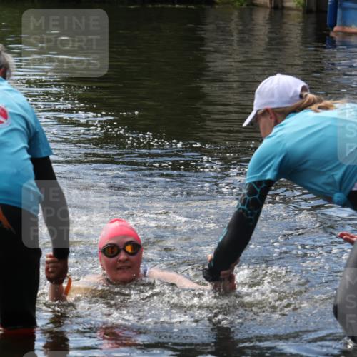 31.08.2025 - Elbe Triathlon Hamburg Luisa Fischer http://msf.ph/oto/8680142 31.08.2025 14:32:26 Schwimmen  meine-sportfotos.de