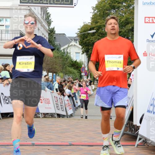 31.08.2025 - 21. Blankeneser Heldenlauf Strokosch-Dieckow http://msf.ph/oto/8680165 31.08.2025 10:30:46 Ziel 2179, 2279, 2102 meine-sportfotos.de