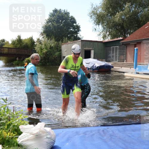 31.08.2025 - Elbe Triathlon Hamburg Luisa Fischer http://msf.ph/oto/8680171 31.08.2025 14:33:36 Schwimmen  meine-sportfotos.de