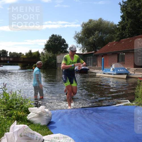 31.08.2025 - Elbe Triathlon Hamburg Luisa Fischer http://msf.ph/oto/8680175 31.08.2025 14:33:37 Schwimmen  meine-sportfotos.de