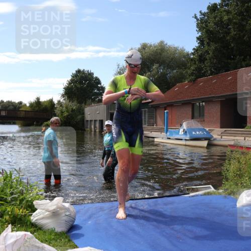 31.08.2025 - Elbe Triathlon Hamburg Luisa Fischer http://msf.ph/oto/8680178 31.08.2025 14:33:38 Schwimmen  meine-sportfotos.de