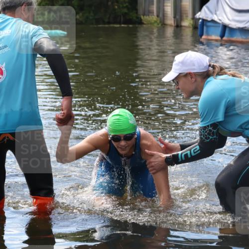 31.08.2025 - Elbe Triathlon Hamburg Luisa Fischer http://msf.ph/oto/8680184 31.08.2025 14:34:12 Schwimmen  meine-sportfotos.de
