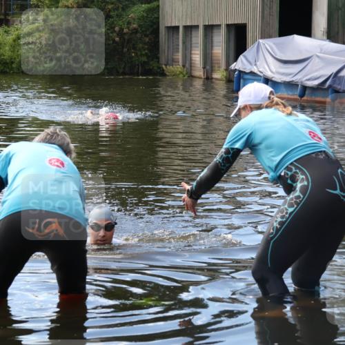 31.08.2025 - Elbe Triathlon Hamburg Luisa Fischer http://msf.ph/oto/8680199 31.08.2025 14:35:52 Schwimmen  meine-sportfotos.de