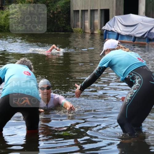 31.08.2025 - Elbe Triathlon Hamburg Luisa Fischer http://msf.ph/oto/8680203 31.08.2025 14:35:52 Schwimmen  meine-sportfotos.de