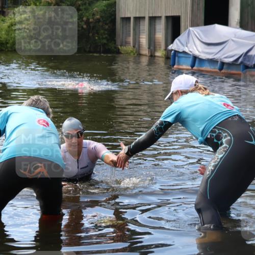 31.08.2025 - Elbe Triathlon Hamburg Luisa Fischer http://msf.ph/oto/8680205 31.08.2025 14:35:53 Schwimmen  meine-sportfotos.de